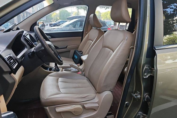 Used Baojun 730 2014 1.5L manual Comfort ESP version 7 seats