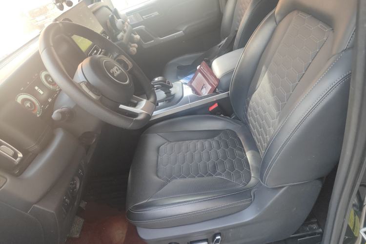 Used 212 T01 2024 2.0T Explorer
