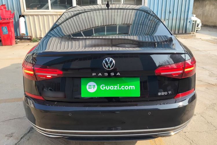 Used Volkswagen Passat 2020 Facelift 330TSI Elite Edition China VI Standard
