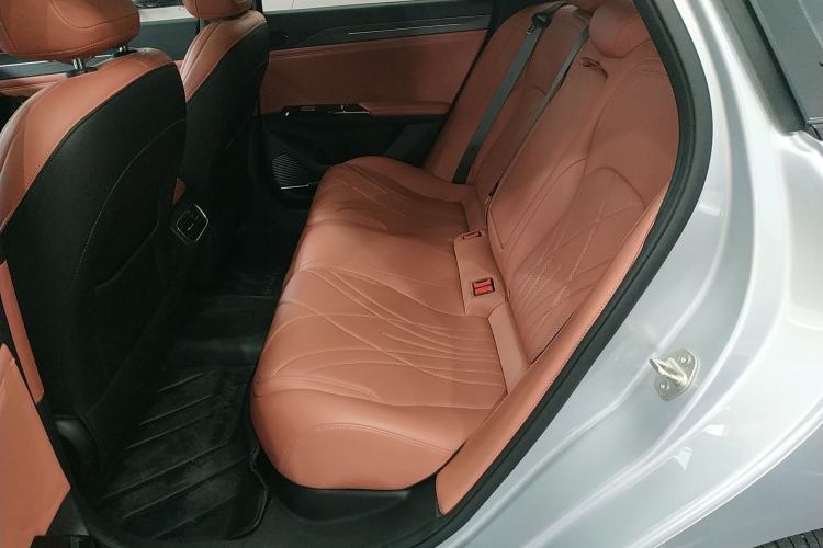 Used Geely Galaxy L6 2025 EM-i 140km Starship Edition
