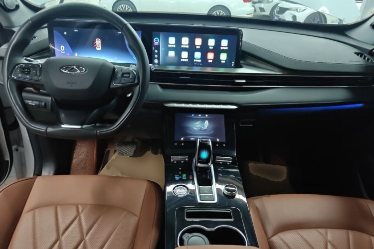 Used Chery Tiggo 8 PLUS 2022 290TGDI DCT Luxury Edition Center Console