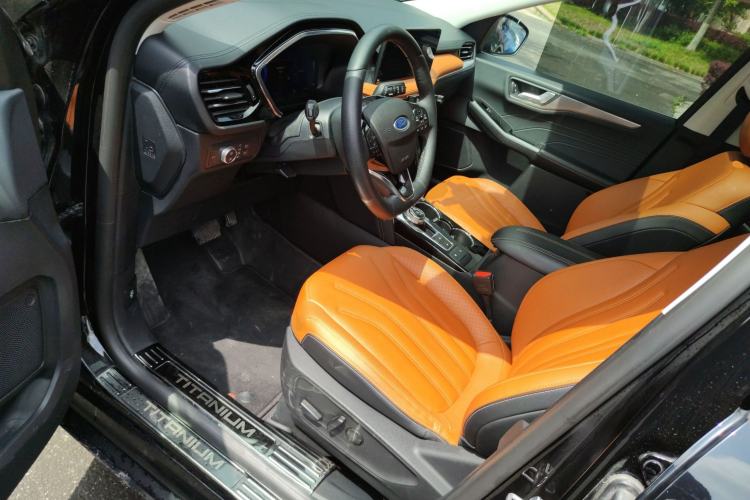 Used Ford Escape 2020 EcoBoost 245 Four-Wheel Drive Luxury Edition Left Front Seat