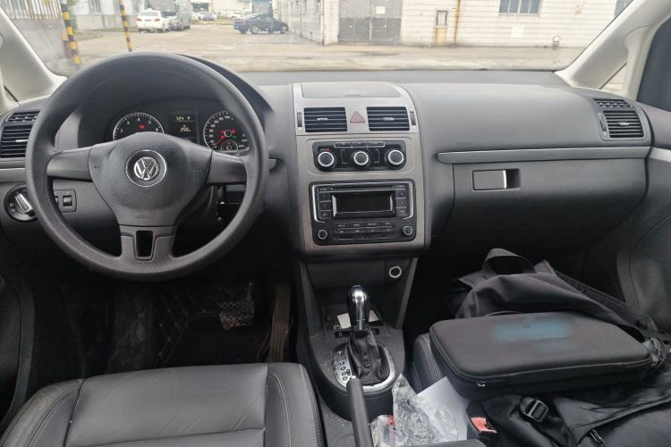 Used Volkswagen Touran 2013 1.4T DSG Comfort Edition 5-Seater Center Console
