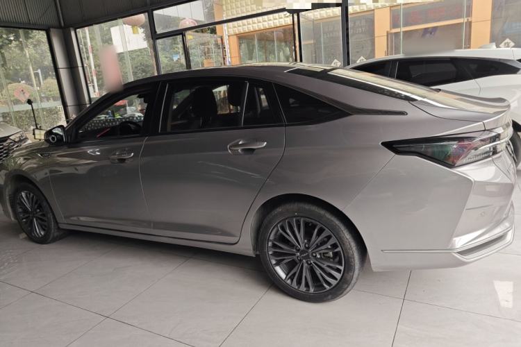 Used Dongfeng Aeolus Yixuan MAX 2021 1.5T Ultra-Stylish Trendsetter Edition
