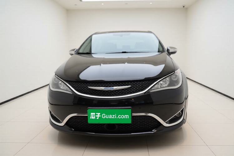 Used Chrysler Grand Voyager 2017 3.6L Premium Edition