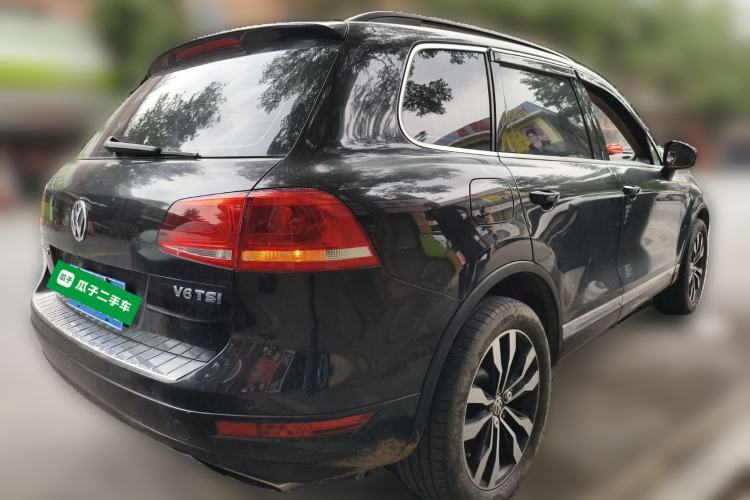 Used Volkswagen Touareg 2011 3.0 TSI Comfort Version Rear Right 45 Deg