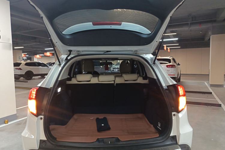 Used Honda Vezel 2015 1.5L CVT two-wheel drive Comfort trim Trunk