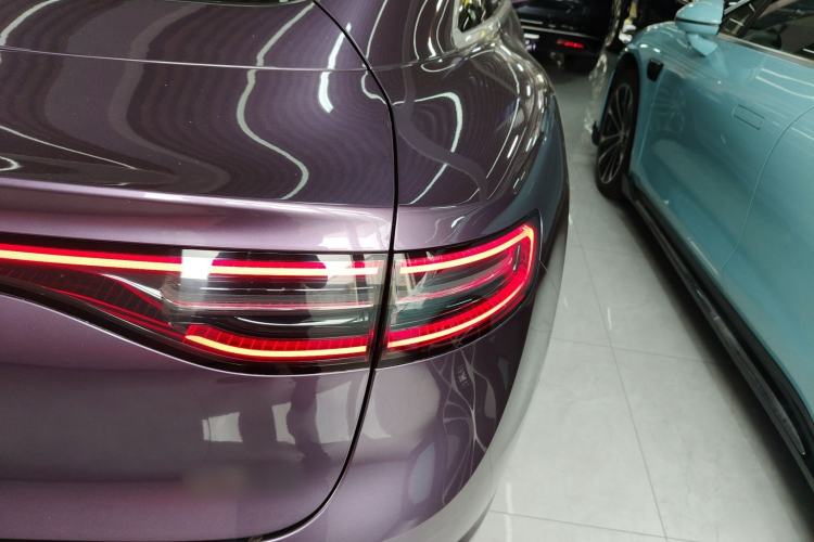 Used Hima Luxeed S7 2024 Ultra Four-Wheel Drive Flagship Edition Right Rear Taillight