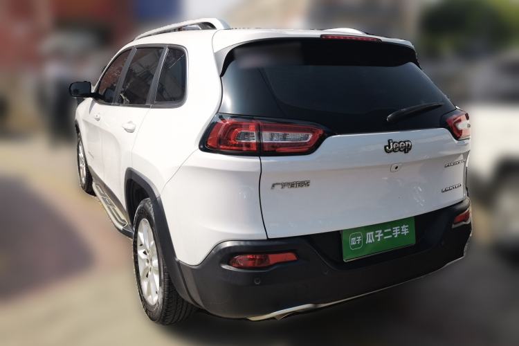 Used Jeep Cherokee 2017 2.0L Superior Edition