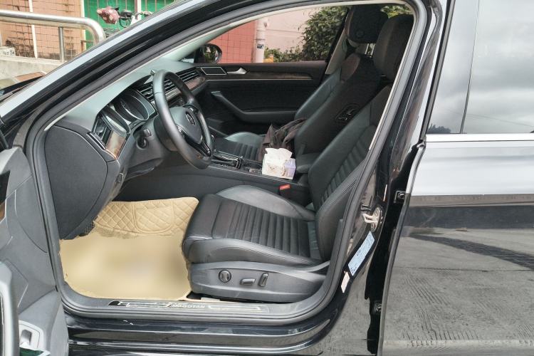 Used Volkswagen Magotan 2018 Facelift 330TSI DSG Luxury Model Left Front Seat