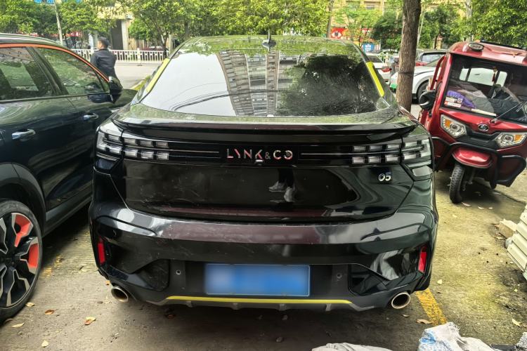 Used Lynk & Co 05 2020 2.0TD Two-Wheel Drive Shine Halo Exterior 4