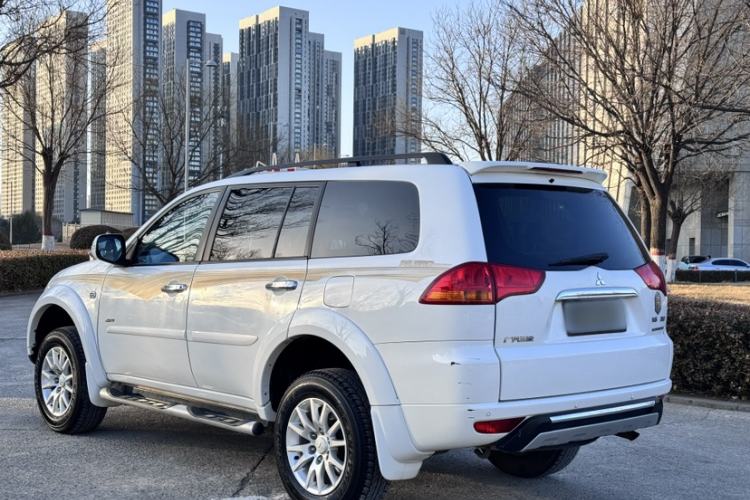 Used Mitsubishi Pajero Sport 2013 3.0L Automatic Two-Wheel Drive Luxury Edition