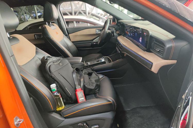 Used Ford Explorer 2024 2.3T EcoBoost Kunlun Peak Edition 7-Seater Right Front Seat