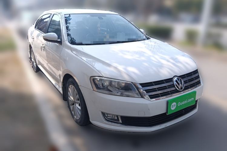 Used Volkswagen Lavida 2013 Revised Version 1.6L Automatic Luxury Edition Front Right 45 Deg