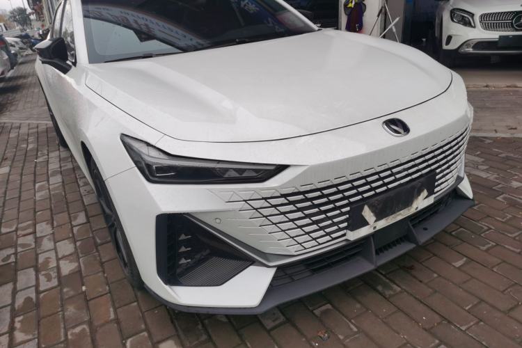 Used Changan UNI-V 2023 1.5T Prestige Model