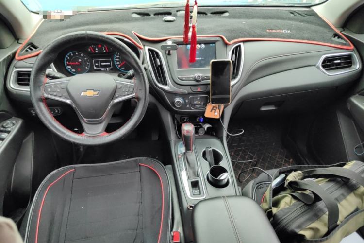 Used Chevrolet Equinox 2019 535T Automatic Chijie Edition China VI Center Console