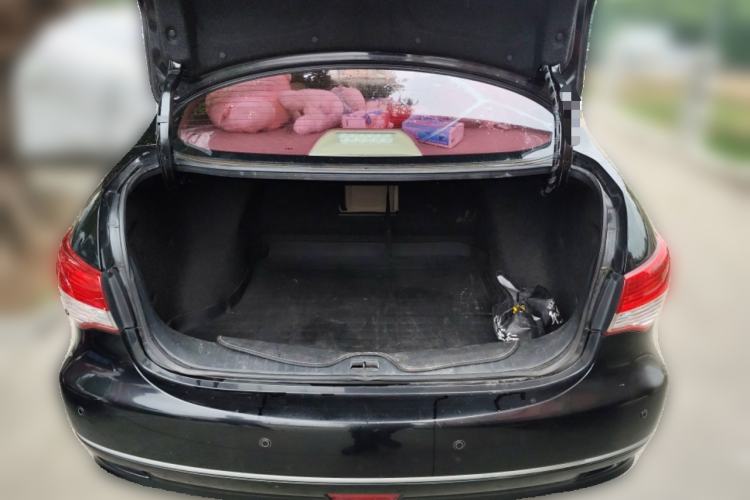 Used Nissan Sylphy 2016 Classic 1.6XE Manual Leading Edition Trunk