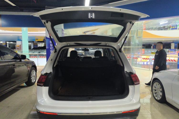 Used Volkswagen Tiguan L 2020 330TSI Automatic Two-Wheel Drive Panoramic Comfort Edition China VI Standard Trunk