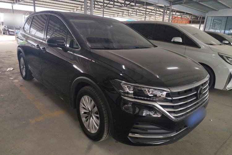 Used Volkswagen Viloran 2024 330TSI Business Edition Front Right 45 Deg