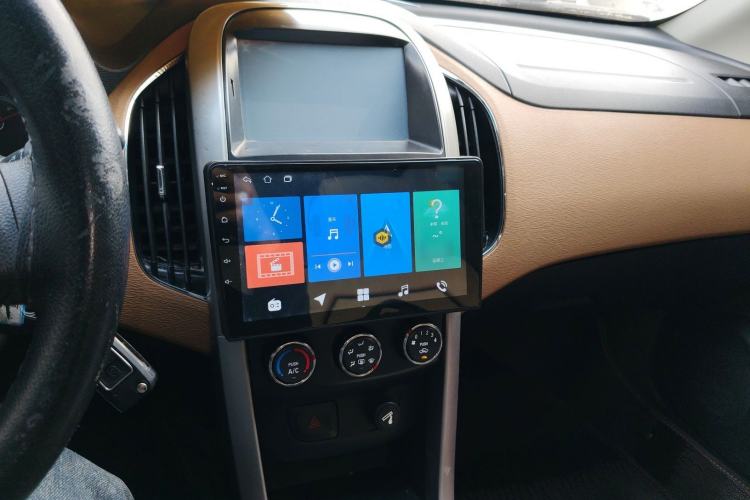 Used Baojun 630 2013 1.5L manual Elite version
