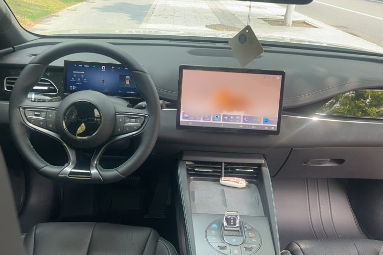 Used BYD Seal 06 New Energy 2025 DM-i Smart Drive 120KM Deluxe Model Center Console