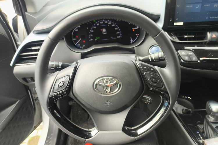 Used Toyota IZOA 2021 Dual-Motor 2.0L Yichi Edition
