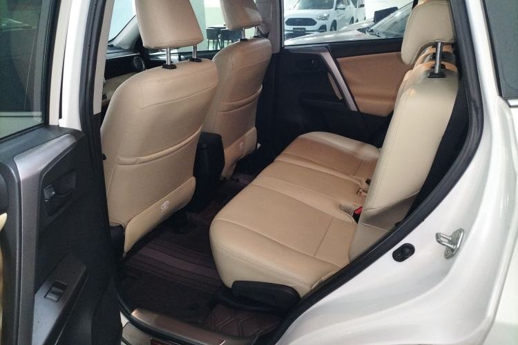 Used Toyota RAV4 2016 2.0L CVT Two-Wheel Drive Urban Edition China V Standard
