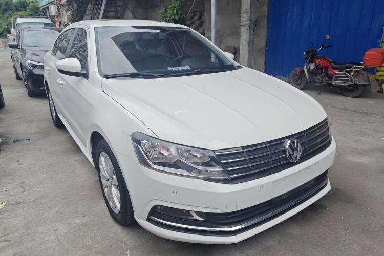 Used Volkswagen Lavida 2017 1.6L Automatic Comfort Edition Front Right 45 Deg