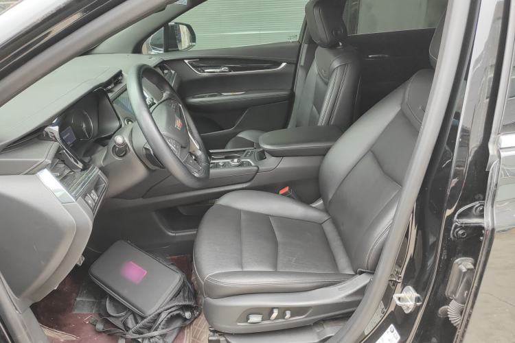 Used Cadillac XT5 2021 28T Luxury Model Left Front Seat