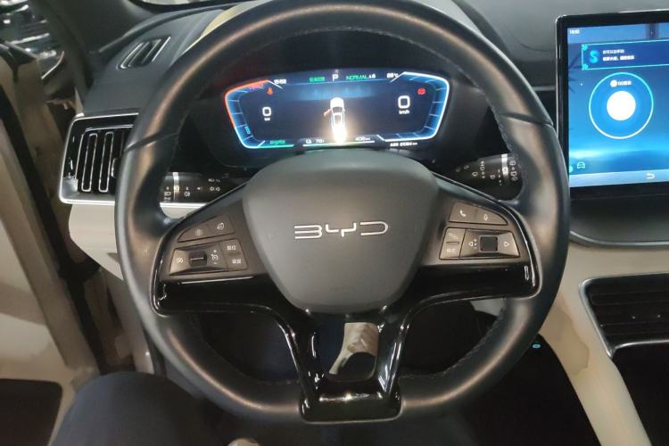 Used BYD Song PLUS New Energy 2023 Champion Edition EV 520KM Prestige Model
