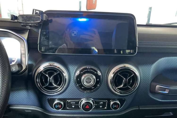 Used BAIC Off-Road BJ40 2018 PLUS 2.3T Automatic Four-Wheel Drive Flagship Version China V Emission Standard
