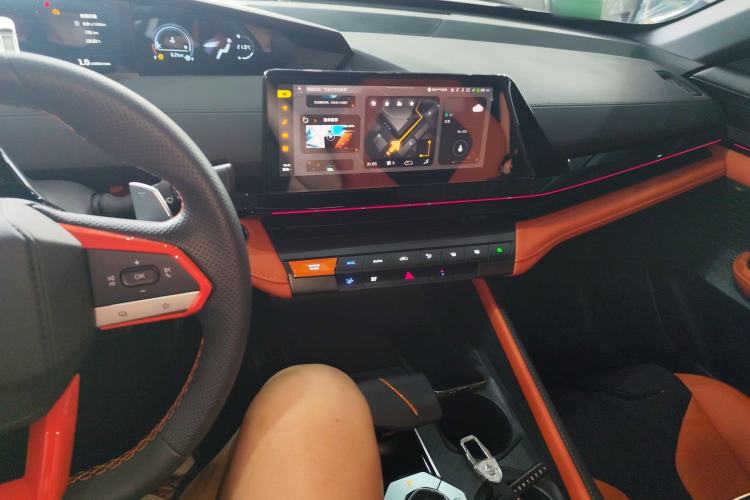 Used CHANGAN UNI-V 2023 2.0T Leading-Speed Edition