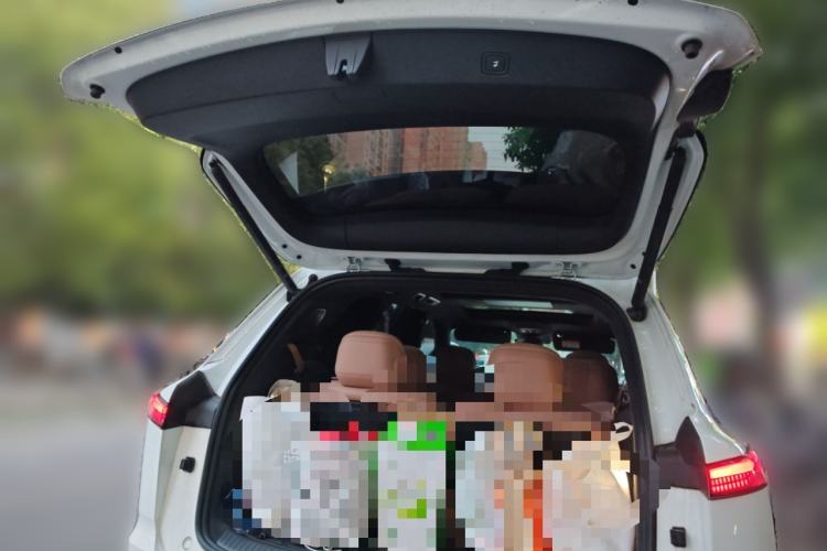 Used ONVO Luxeed L90 2025 Model—Ultra Six-Seater Version
