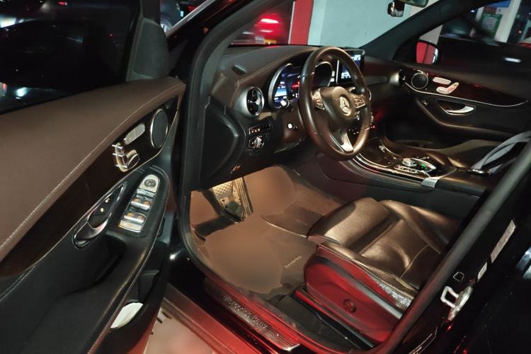 Used Mercedes-Benz GLC 2016 GLC 260 4MATIC Luxury Model