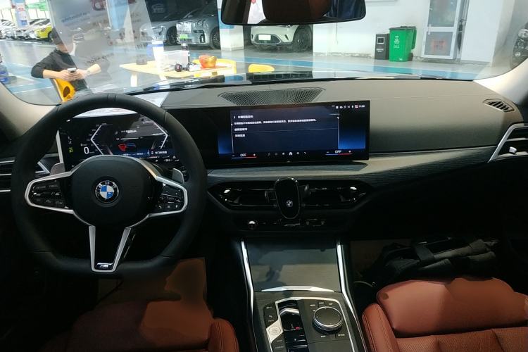 Used BMW 3 Series 2025 325Li M Sport Package Center Console