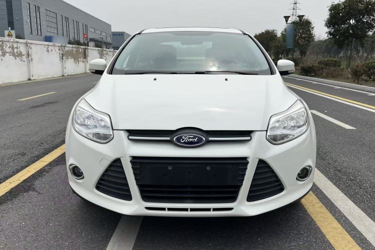 Used Ford Focus 2012 Sedan 1.6L Manual Fashion Edition
