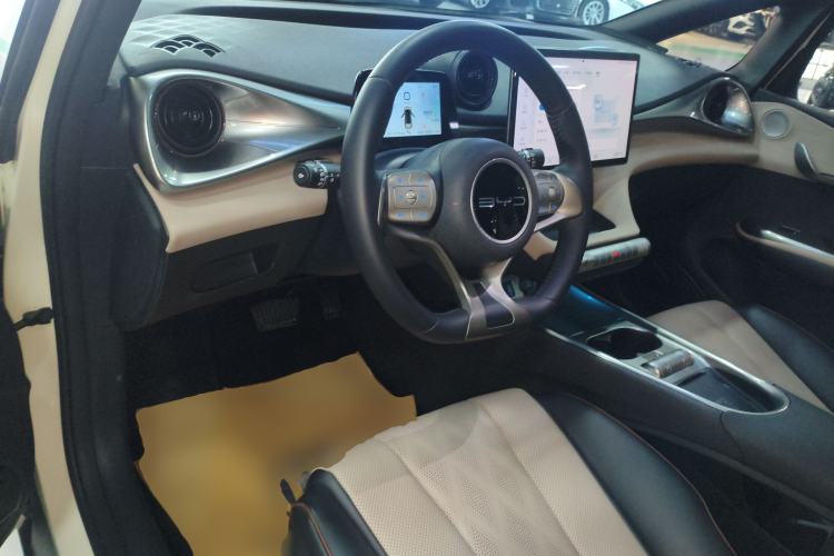 Used BYD Dolphin 2023 420 km Fashion Edition Center Console