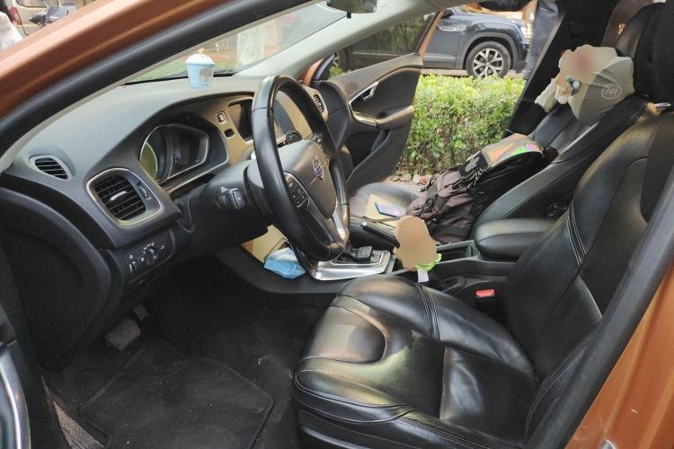 Used Volvo V40 2014 2.0T Zhiya Edition Left Front Seat