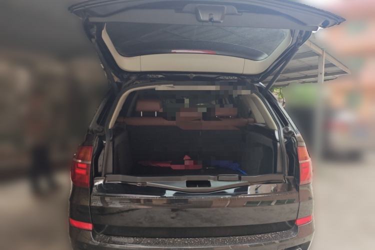 Used BMW X5 2011 xDrive35i Leading Model Trunk