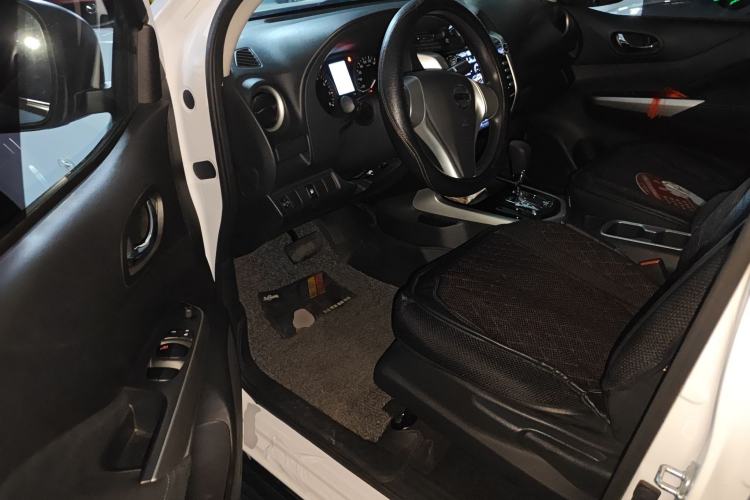 Used Nissan Navara 2017 2.5L Automatic 2WD Luxury Edition QR25