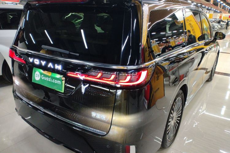 Used VOYAH Dream 2025 PHEV Four-Wheel-Drive Flagship Kunpeng Edition

