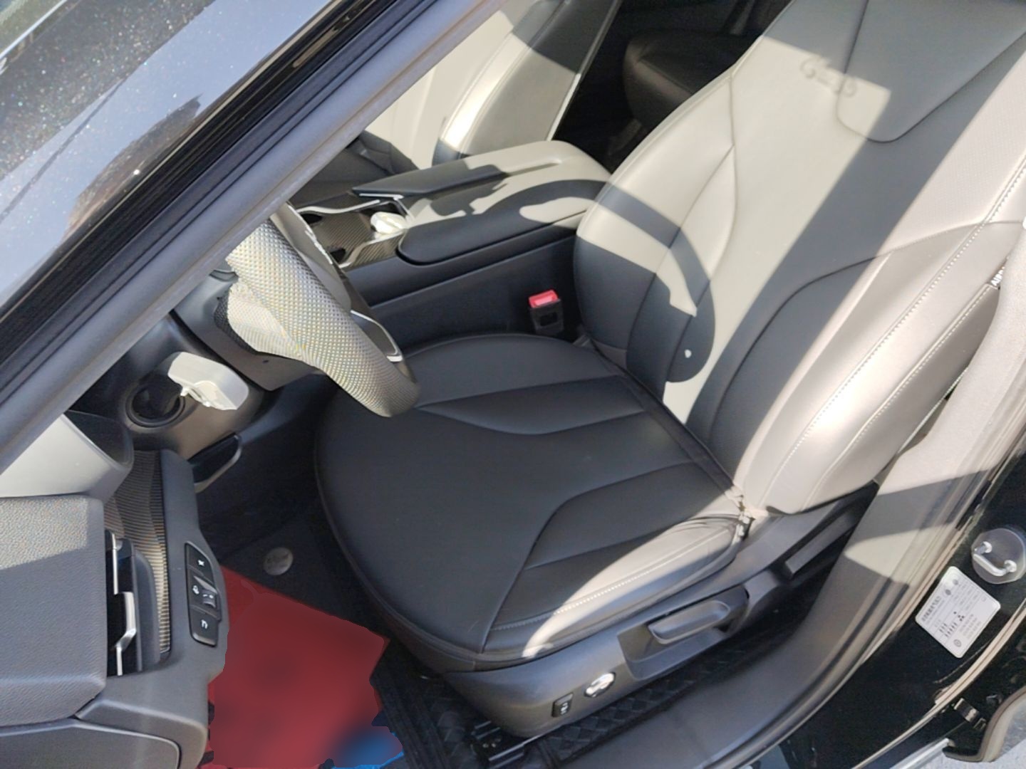 Hongqi E-QM5 2023 Revised Version Basic Travel Edition — снимка 17