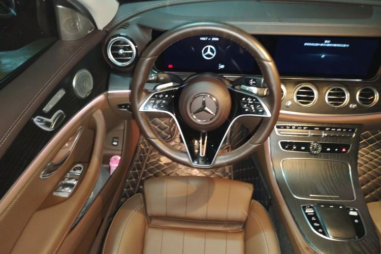 Used Mercedes-Benz E-Class 2022 Second Facelift E 300 L Fashion Edition
