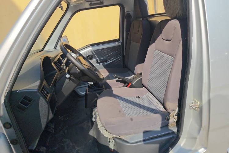 Used Wuling Zhiguang Small Truck 2020 1.2L Single Cab Left Front Seat