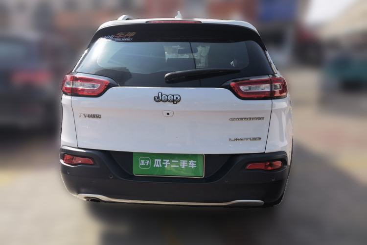 Used Jeep Cherokee 2017 2.0L Superior Edition