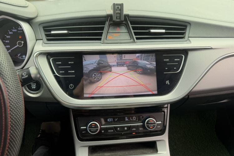 Used Geely Auto Emgrand GL 2019 1.4T CVT Elite Smart Edition Interior 3