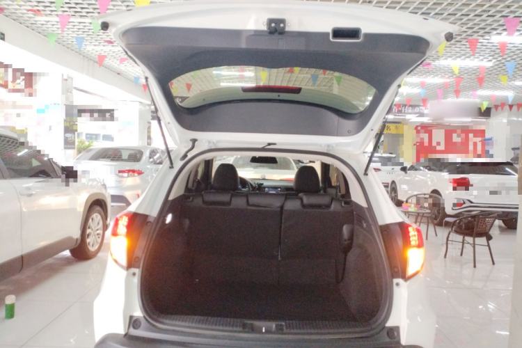 Used Honda Vezel 2020 1.5L CVT Pioneer Edition Trunk