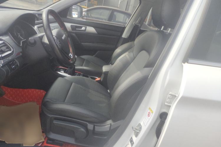 Used Haval H2 2018 Chuanxiang Edition 1.5T Manual Two-Wheel Drive Fashion Model China V Standard