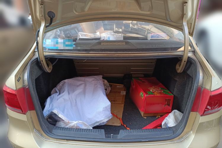 Used Volkswagen Santana 2013 1.4L Manual Fashion Edition Trunk