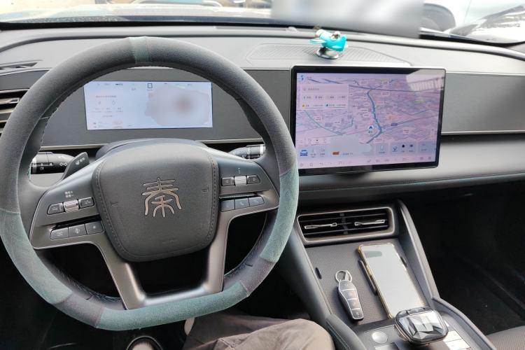 Used BYD Qin L 2025 DM-i Smart Drive 80KM Superior Model Center Console